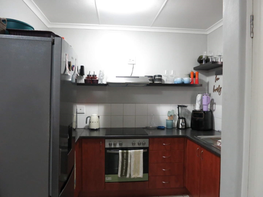 To Let 2 Bedroom Property for Rent in Electric City Western Cape